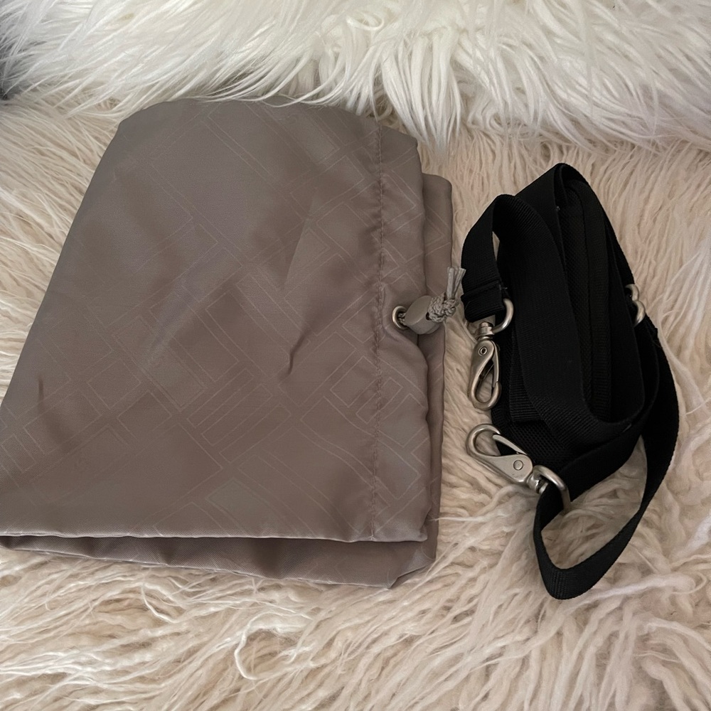 Briefcase - Picture 5 of 12